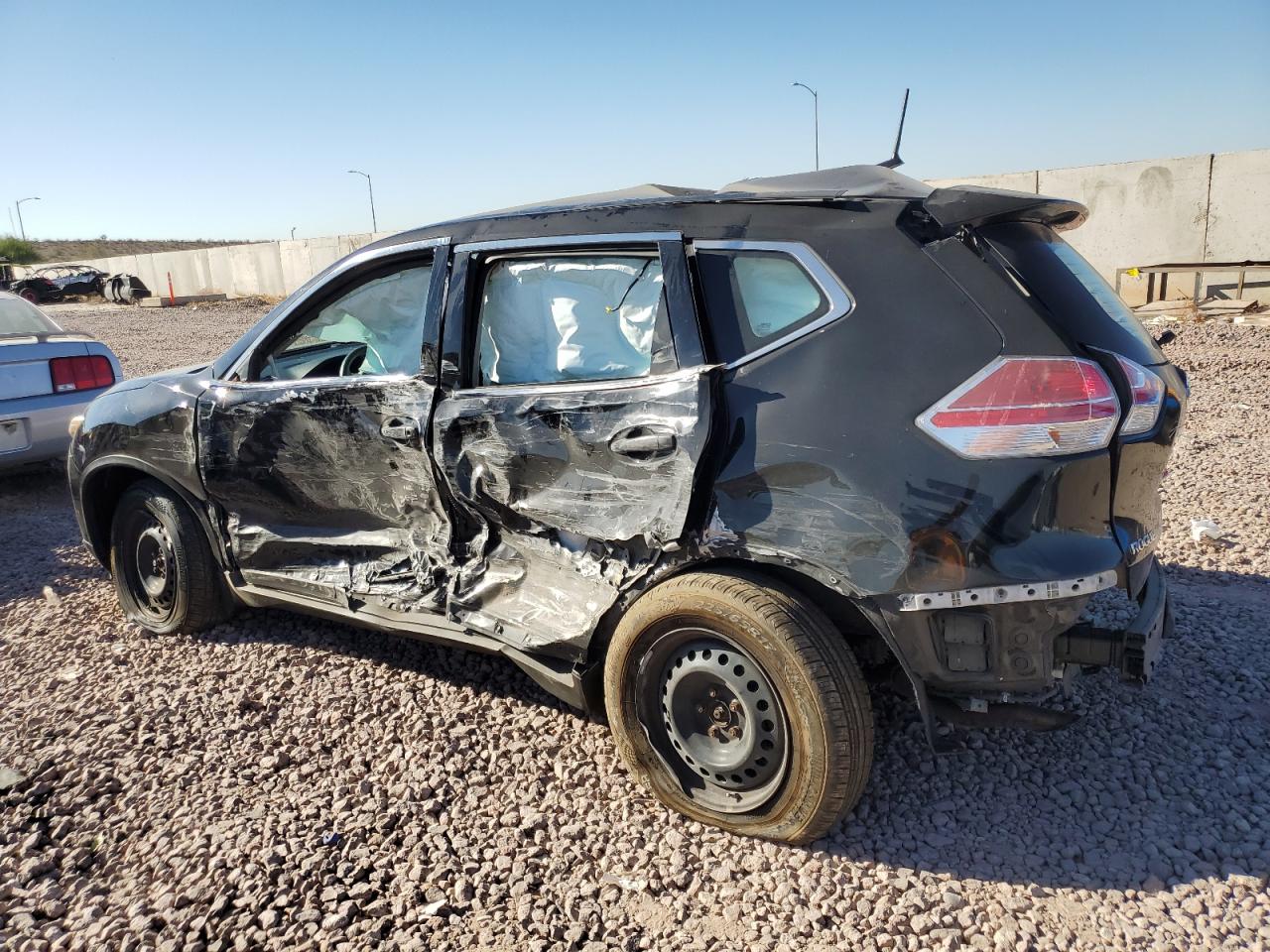 2016 Nissan Rogue VIN KNMAT2MV2GP637907 Copart auction photo, all over damage thumbnail 2