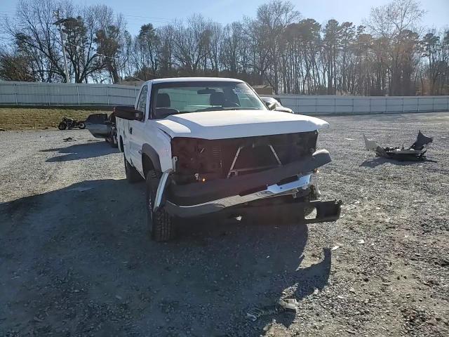 2007 Chevrolet Silverado VIN 1GCHK24D47E109449 Copart auction photo, front end / rear end damage thumbnail 11