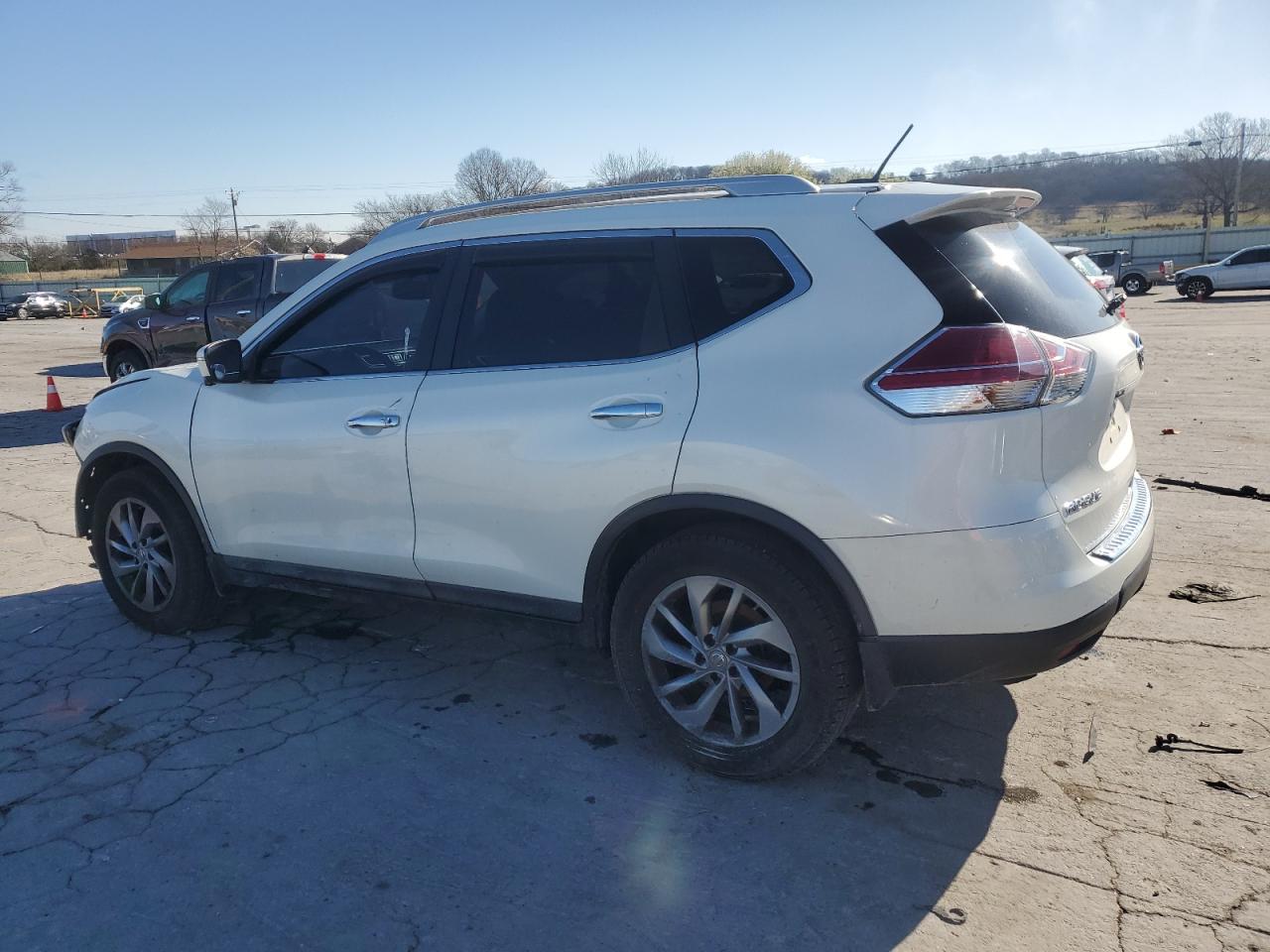2015 Nissan Rogue VIN 5N1AT2MT6FC826513 Copart auction photo, front end damage thumbnail 2