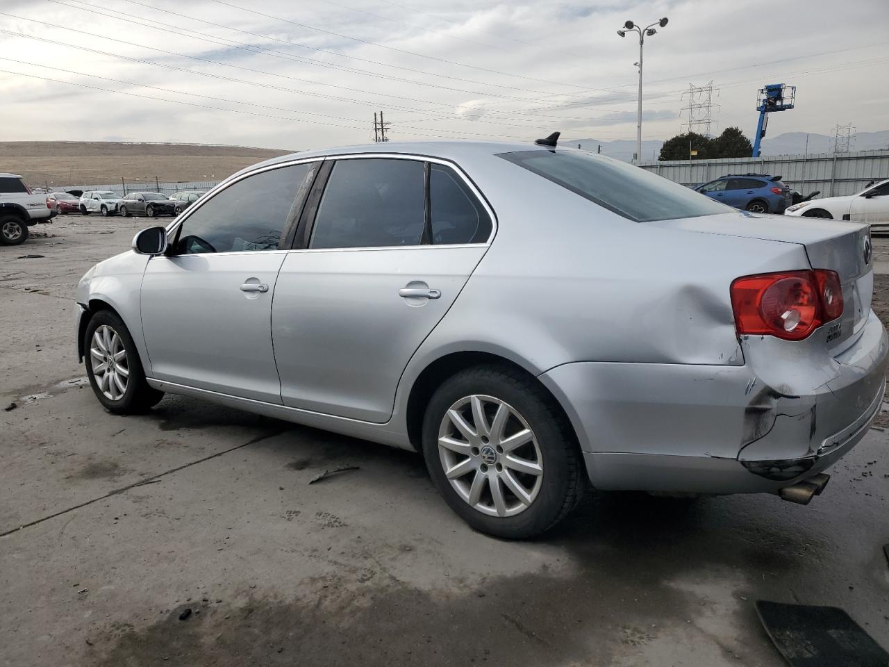 2007 Volkswagen Jetta VIN 3VWBJ71K27M011682 Copart auction photo, hail / front end damage thumbnail 2