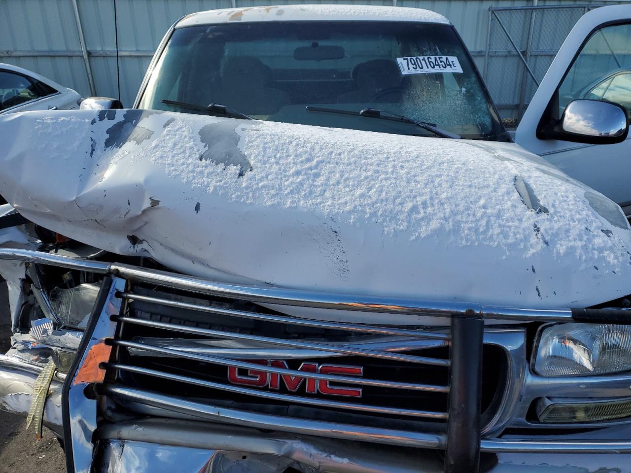 1999 GMC Sierra VIN 2GTEK19T7X1570742 Copart auction photo, front end / mechanical damage thumbnail 11