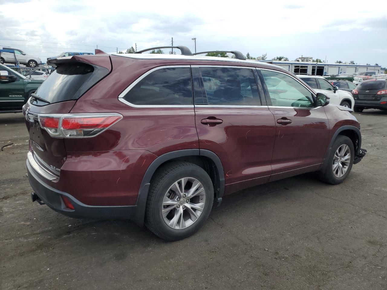 2015 Toyota Highlander VIN 5TDJKRFH6FS223973 Copart auction photo, all over damage thumbnail 3
