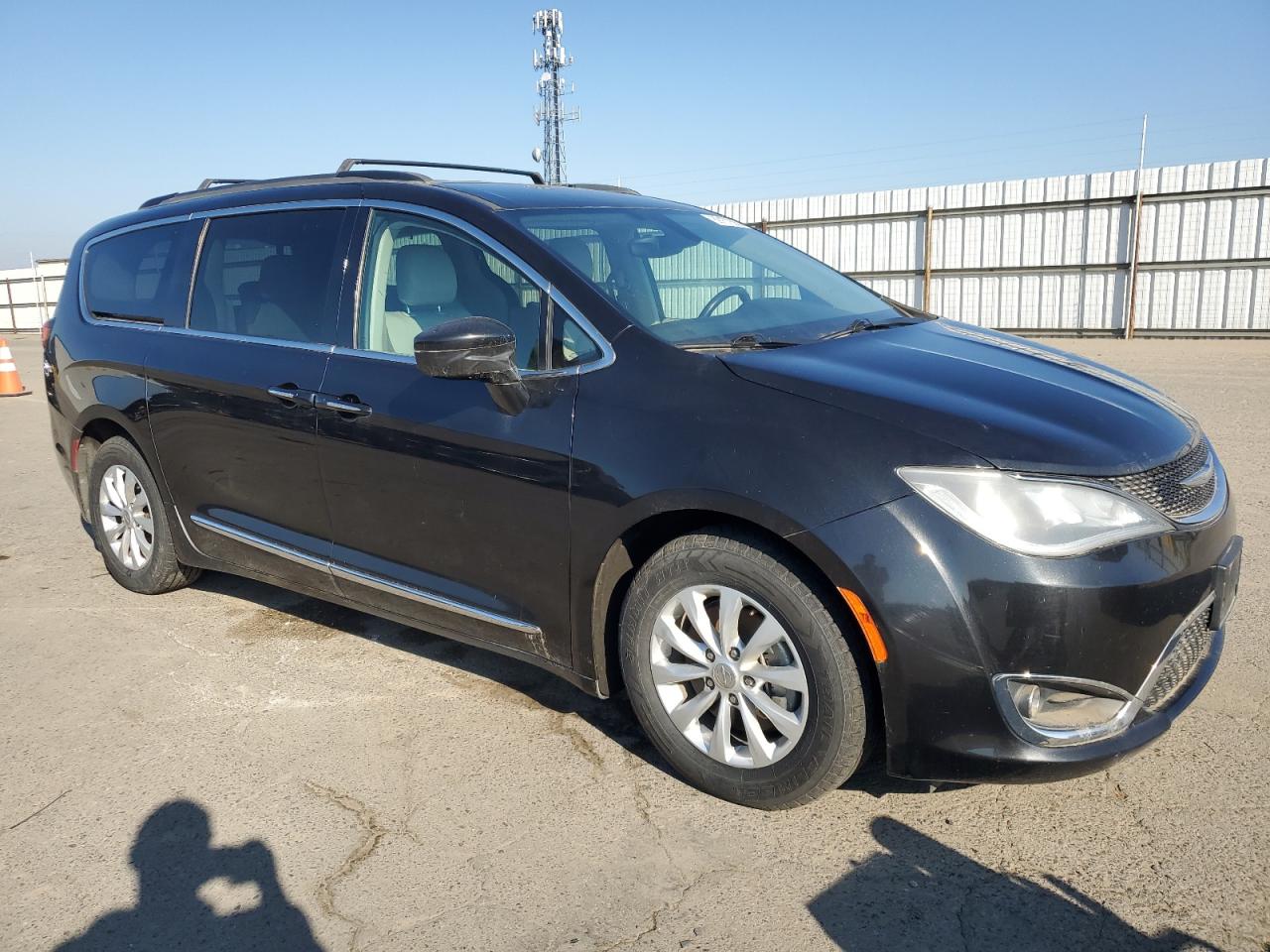 2017 Chrysler Pacifica VIN 2C4RC1BG5HR691543 Copart auction photo, mechanical damage thumbnail 4