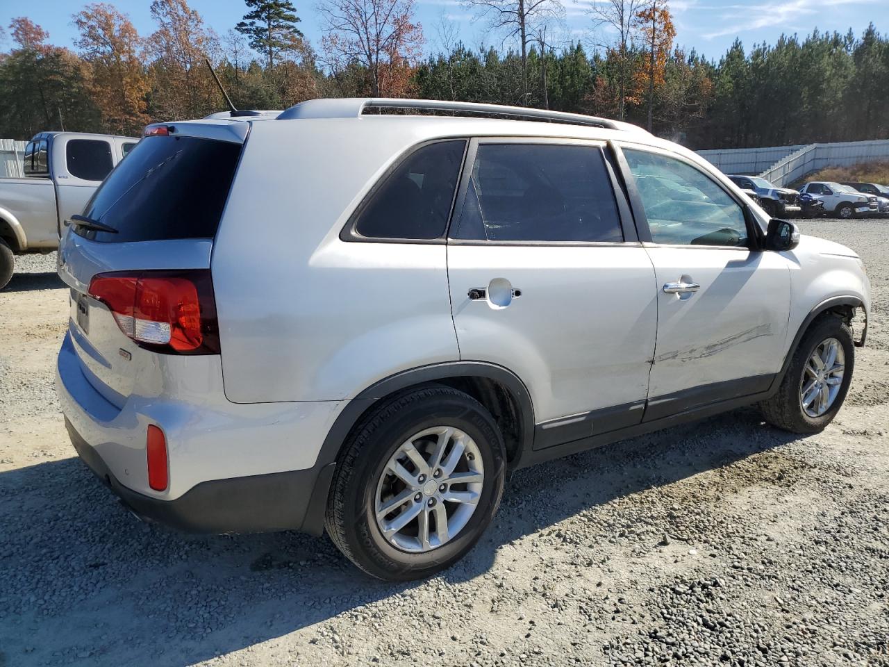 2014 KIA Sorento VIN 5XYKT4A74EG470309 Copart auction photo, all over damage thumbnail 3