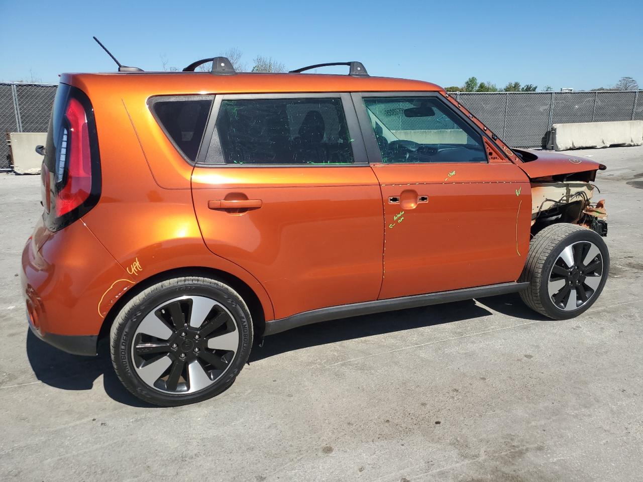2018 KIA Soul VIN KNDJP3A51J7582081 Copart auction photo, front end / side damage thumbnail 3