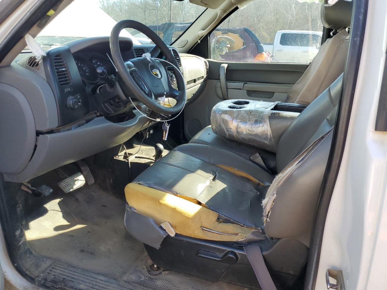 2011 Chevrolet Silverado VIN 1GCNKPEAXBZ330608 Copart auction photo, side damage thumbnail 7