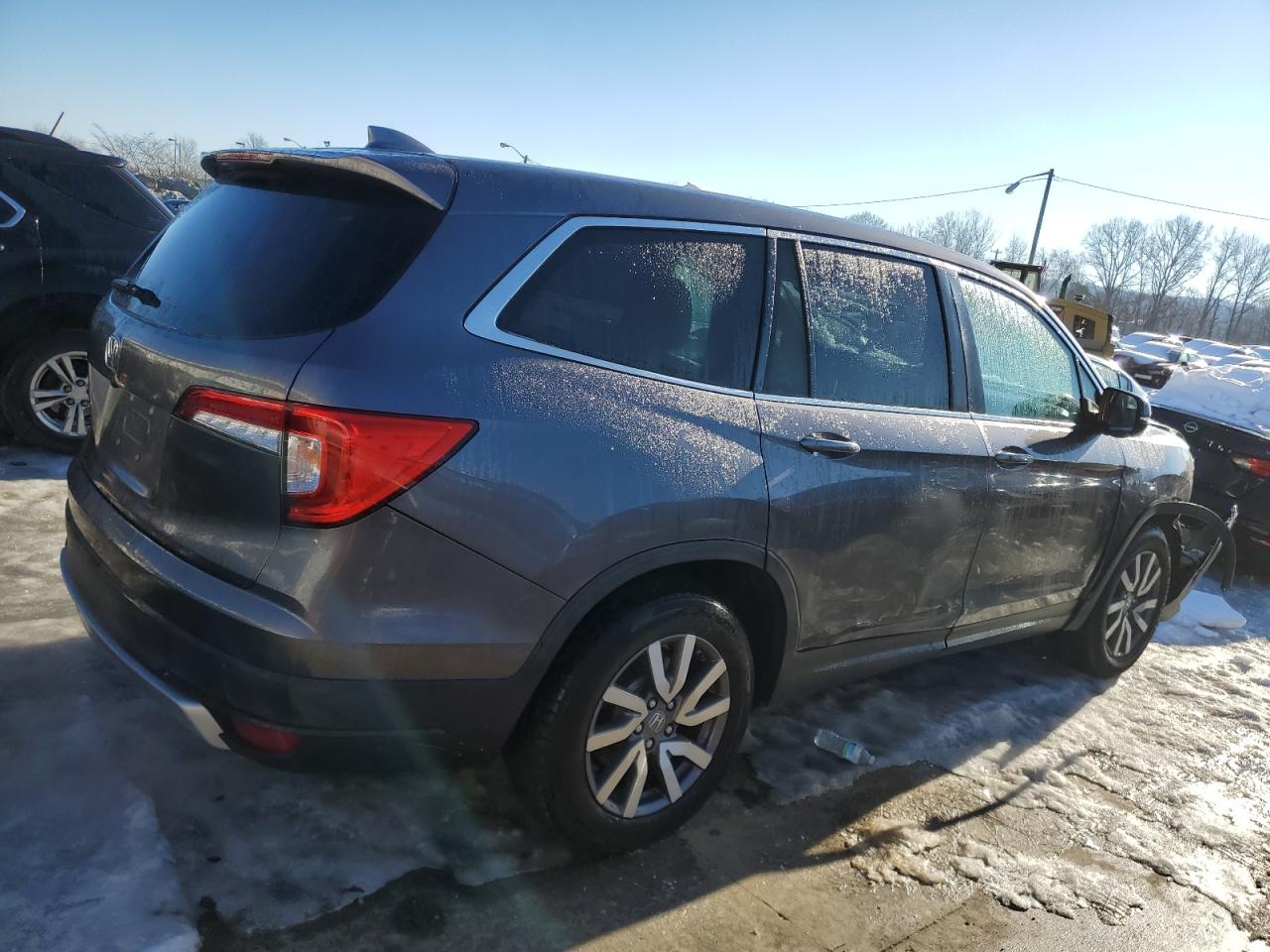 2021 Honda Pilot VIN 5FNYF5H32MB027088 Copart auction photo, front end / side damage thumbnail 3