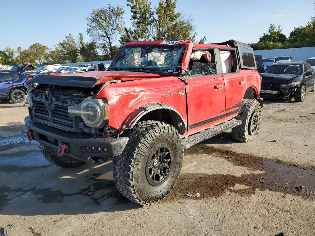 2021 Ford Bronco VIN 1FMEE5DPXMLB00330