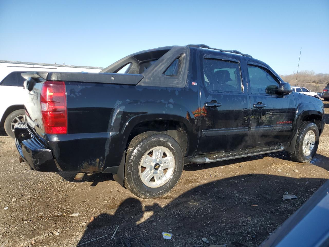 2011 Chevrolet Avalanche VIN 3GNTKFE34BG151846 Copart auction photo, front end / side damage thumbnail 3