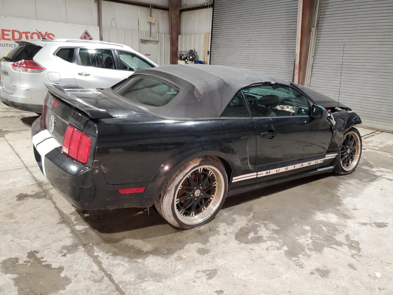 2005 Ford Mustang VIN 1ZVFT84N855192801 Copart auction photo, front end damage thumbnail 3