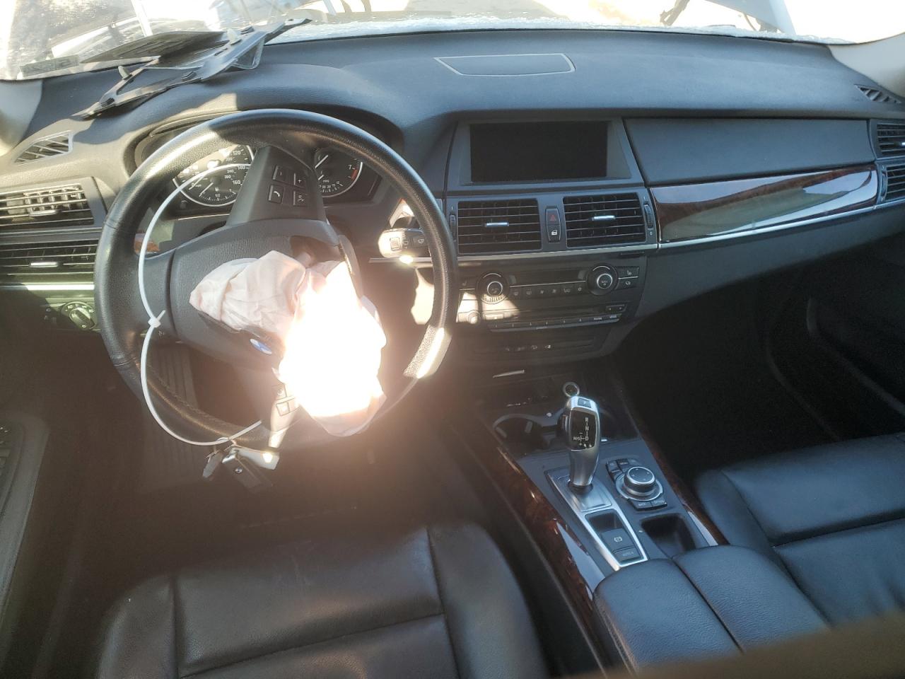 2012 BMW X5 VIN 5UXZV4C55CL767626 Copart auction photo, front end / minor dent/scratches damage thumbnail 8