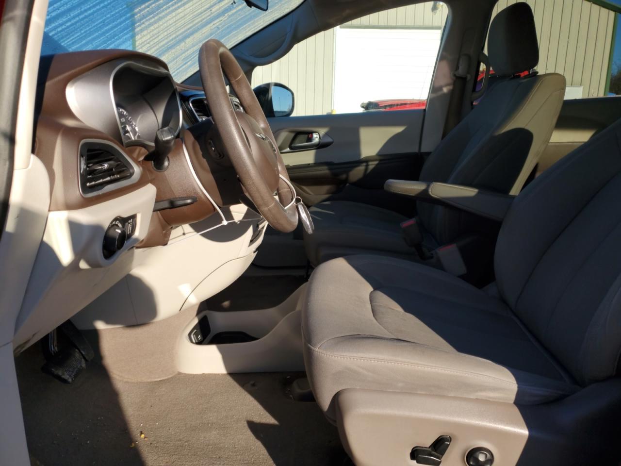 2019 Chrysler Pacifica VIN 2C4RC1CG8KR533350 Copart auction photo, front end damage thumbnail 7