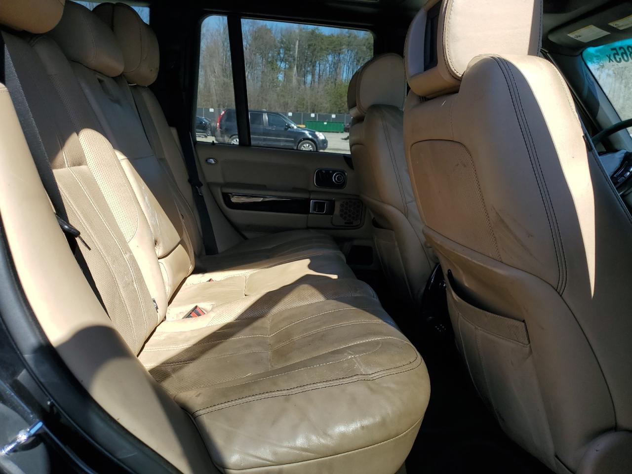 2010 Land Rover Range Rover VIN SALMP1E42AA324134 Copart auction photo, front end / vandalism damage thumbnail 11