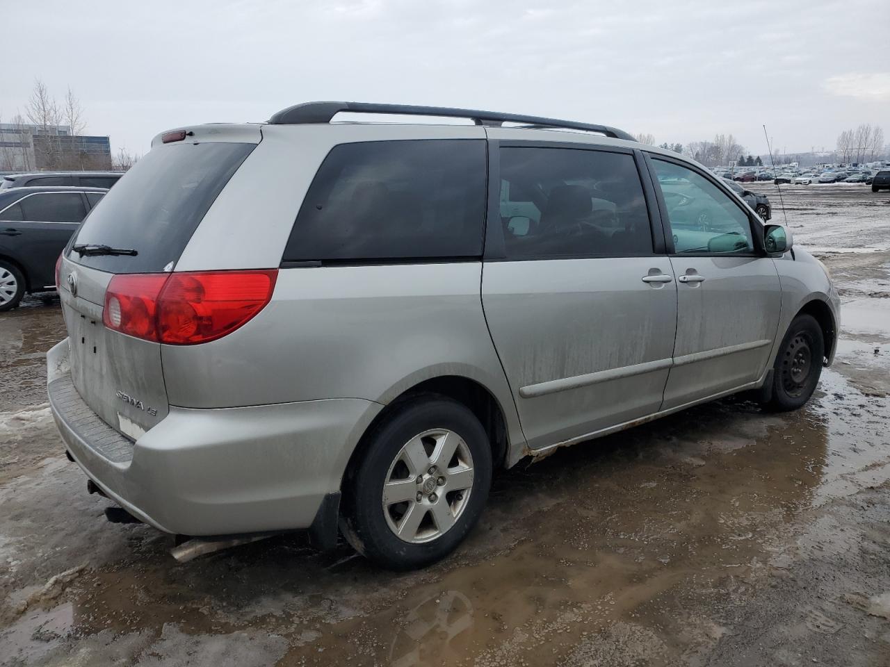 2008 Toyota Sienna VIN 5TDZK23C28S132754 Copart auction photo, front end / side damage thumbnail 3