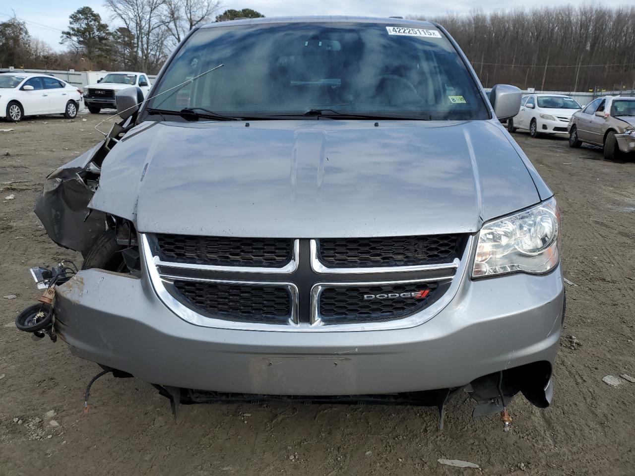 2017 Dodge Caravan VIN 2C4RDGCG8HR685878 Copart auction photo, front end / undercarriage damage thumbnail 5
