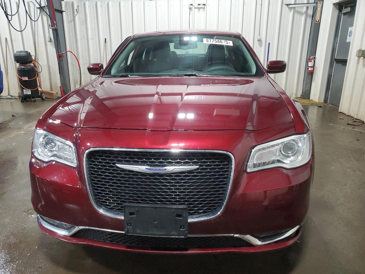 2019 Chrysler 300 VIN 2C3CCARG6KH737054 Copart auction photo, side / front end damage thumbnail 5