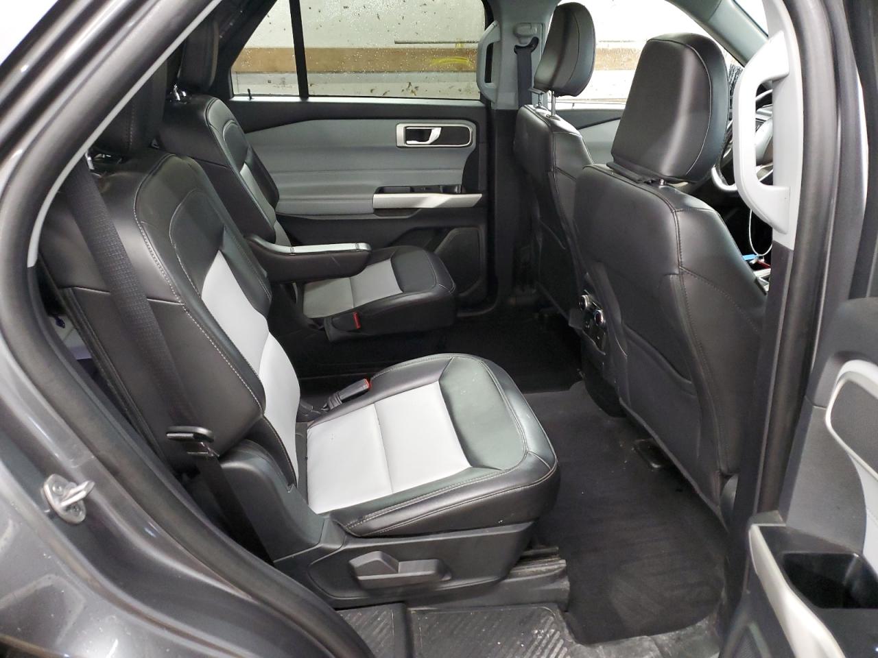 2022 Ford Explorer VIN 1FMSK8DH1NGB43468 Copart auction photo, rear end damage thumbnail 11
