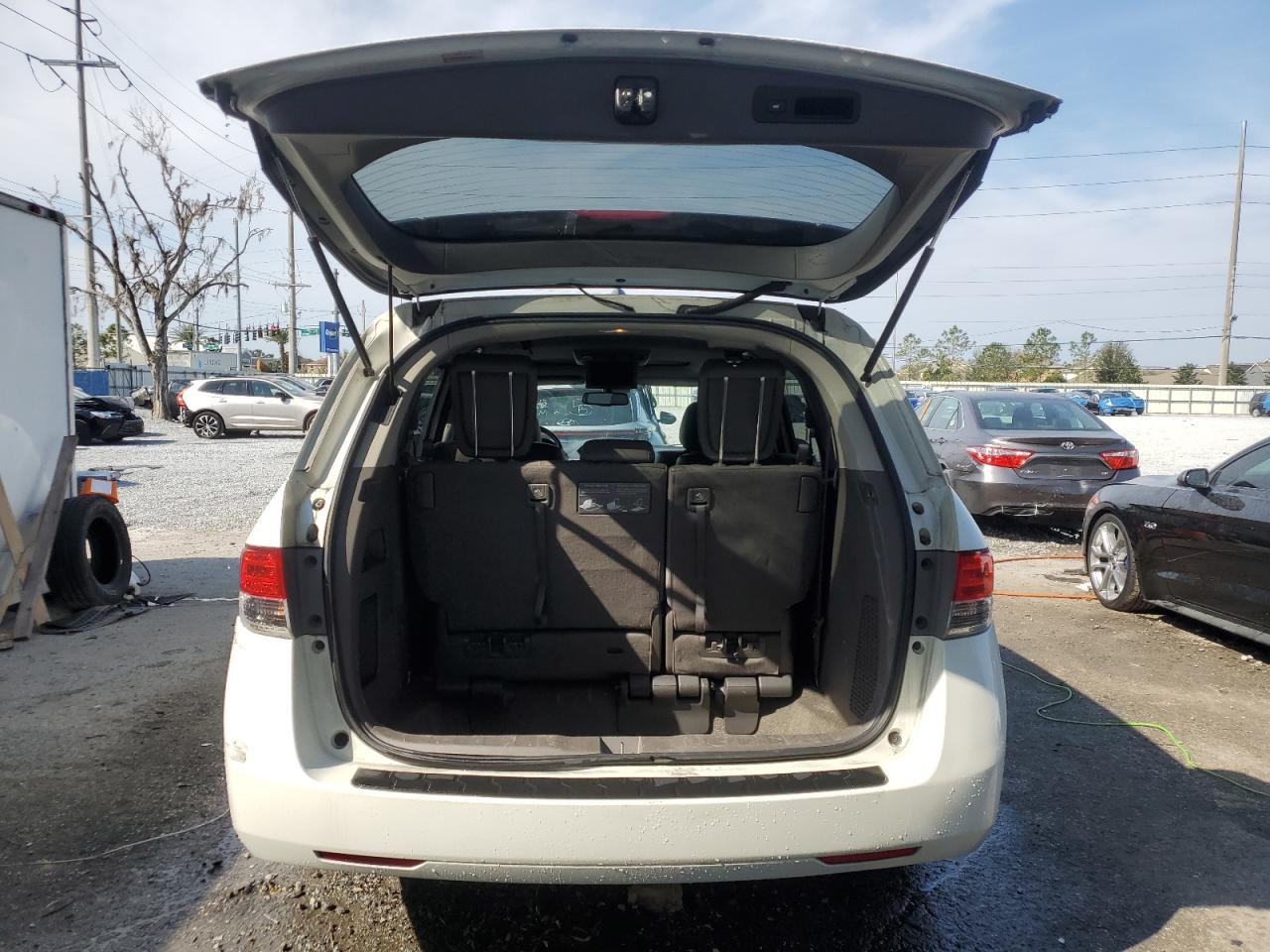 2015 Honda Odyssey VIN 5FNRL5H69FB110544 Copart auction photo, front end / rear end damage thumbnail 6