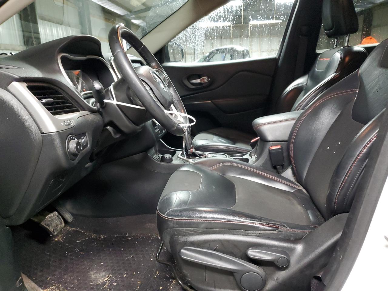 2016 Jeep Cherokee VIN 1C4PJMBS2GW261669 Copart auction photo, rear end damage thumbnail 7