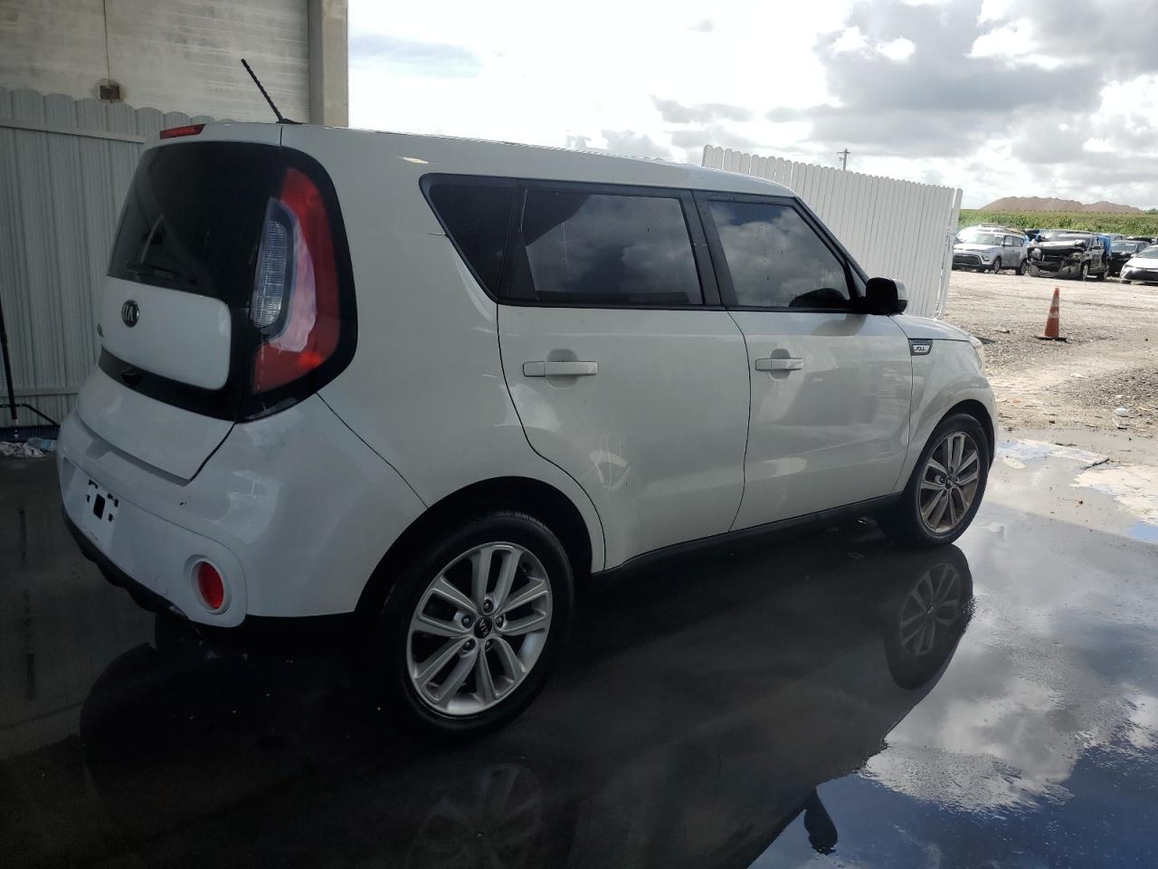 2017 KIA Soul VIN KNDJP3A51H7450173 Copart auction photo, minor dent/scratches damage thumbnail 3
