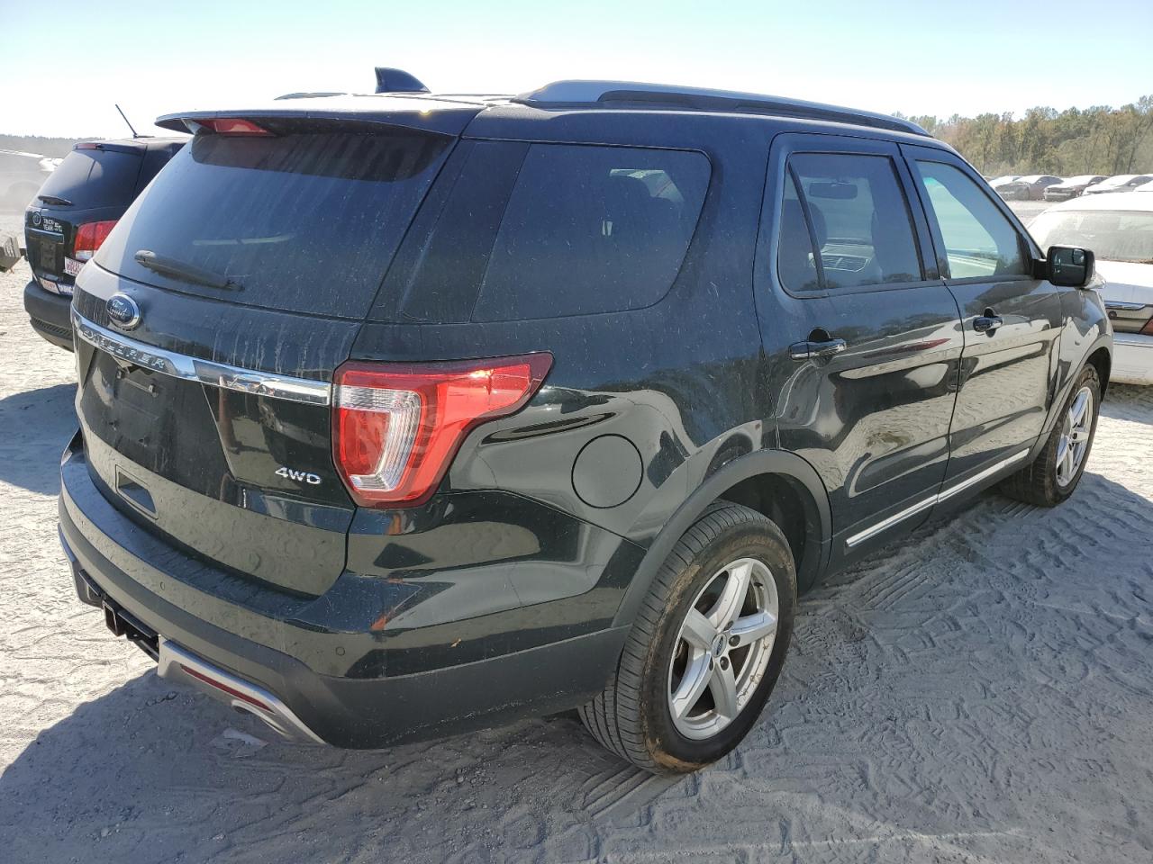 2016 Ford Explorer VIN 1FM5K8D83GGA49592 Copart auction photo, front end damage thumbnail 3