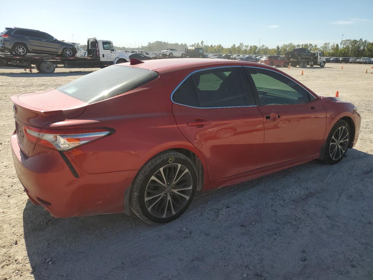 2019 Toyota Camry VIN 4T1B11HK3KU164058 Copart auction photo, front end / minor dent/scratches damage thumbnail 3
