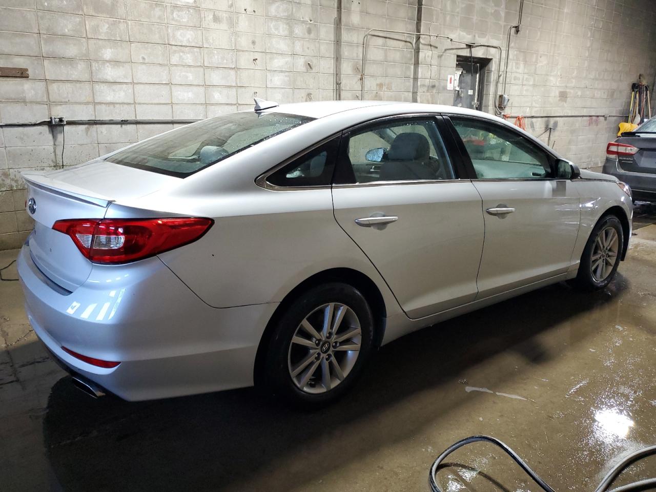 2016 Hyundai Sonata VIN 5NPE24AF3GH405731 Copart auction photo, vandalism / front end damage thumbnail 3