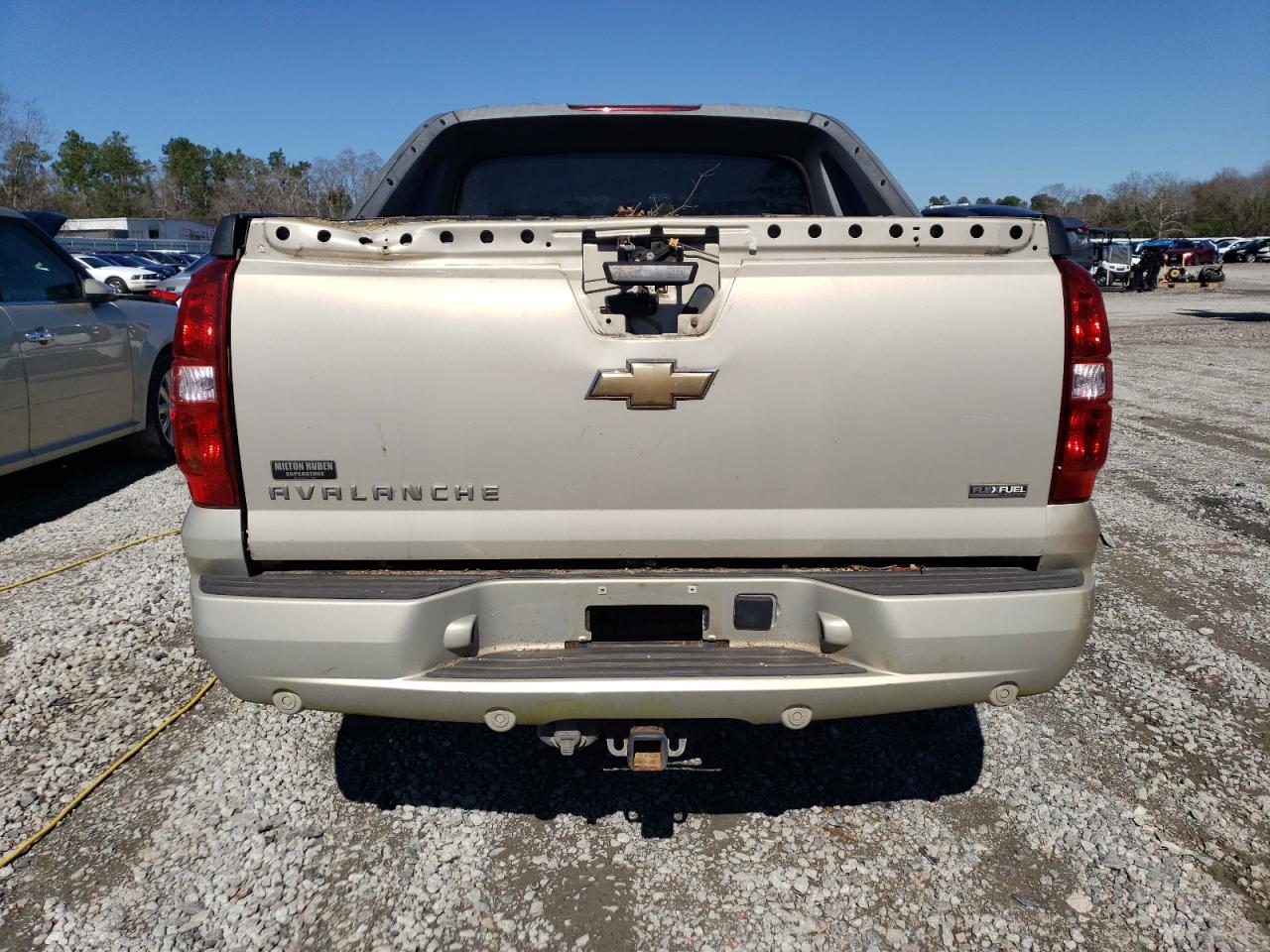 2007 Chevrolet Avalanche VIN 3GNEC12077G146862 Copart auction photo, top/roof / side damage thumbnail 6