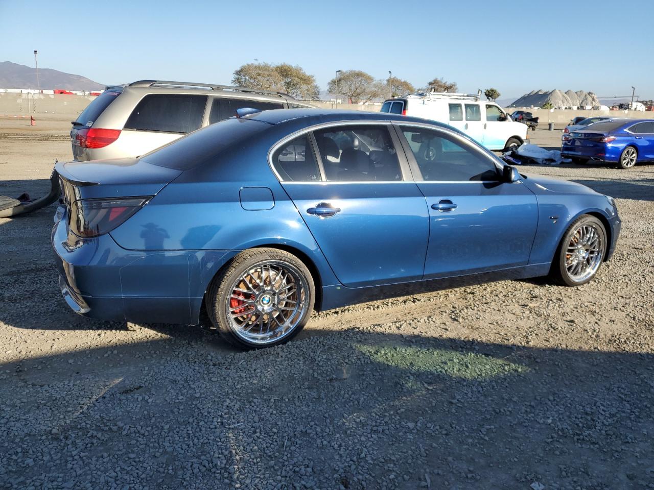 2007 BMW 5er VIN WBANE735X7CM51370 Copart auction photo, burn - interior damage thumbnail 3