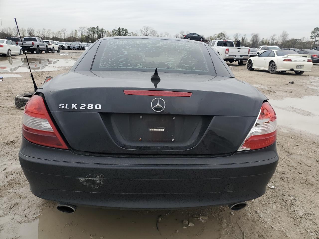 2006 Mercedes-Benz SLK-klasse VIN WDBWK54F06F106825 Copart auction photo, front end damage thumbnail 11