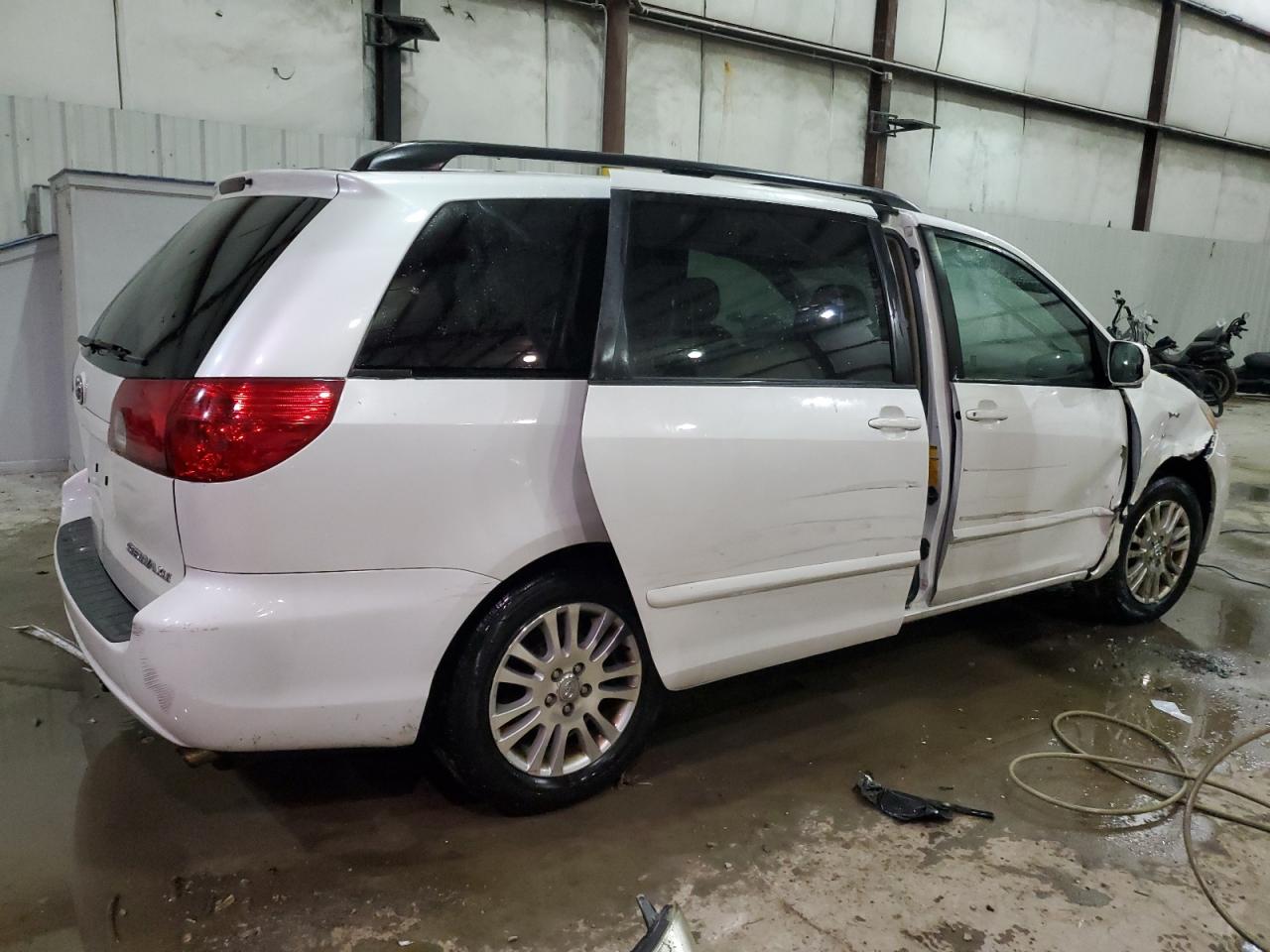 2007 Toyota Sienna VIN 5TDZK22C67S016439 Copart auction photo, front end / side damage thumbnail 3