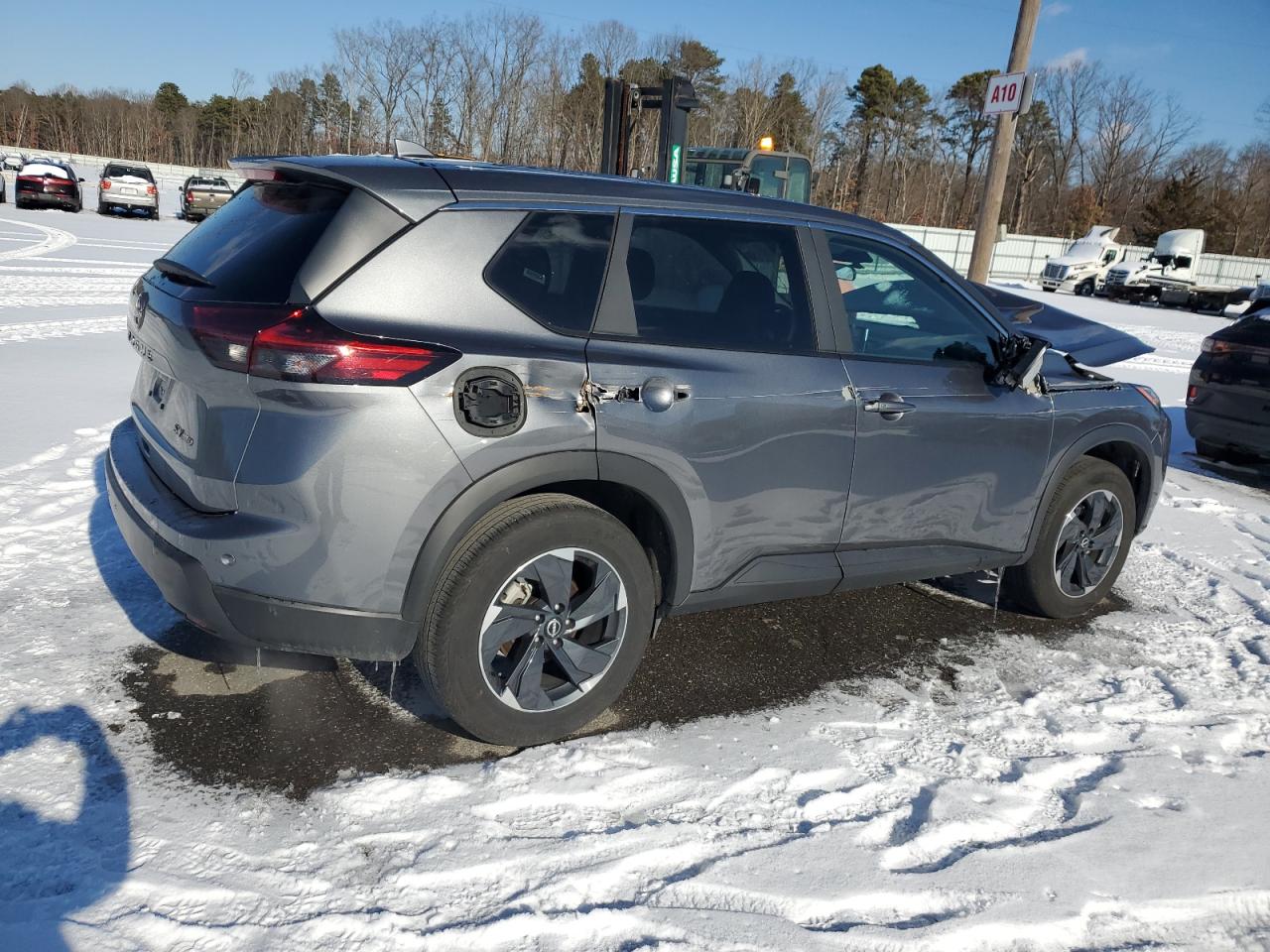 2024 Nissan Rogue VIN 5N1BT3BB7RC695911 Copart auction photo, front end / side damage thumbnail 3