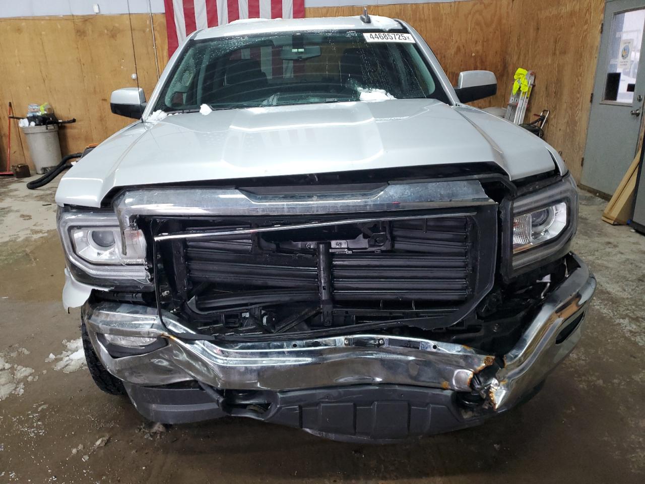 2018 GMC Sierra VIN 1GTV2MEC9JZ218364 Copart auction photo, front end / side damage thumbnail 5