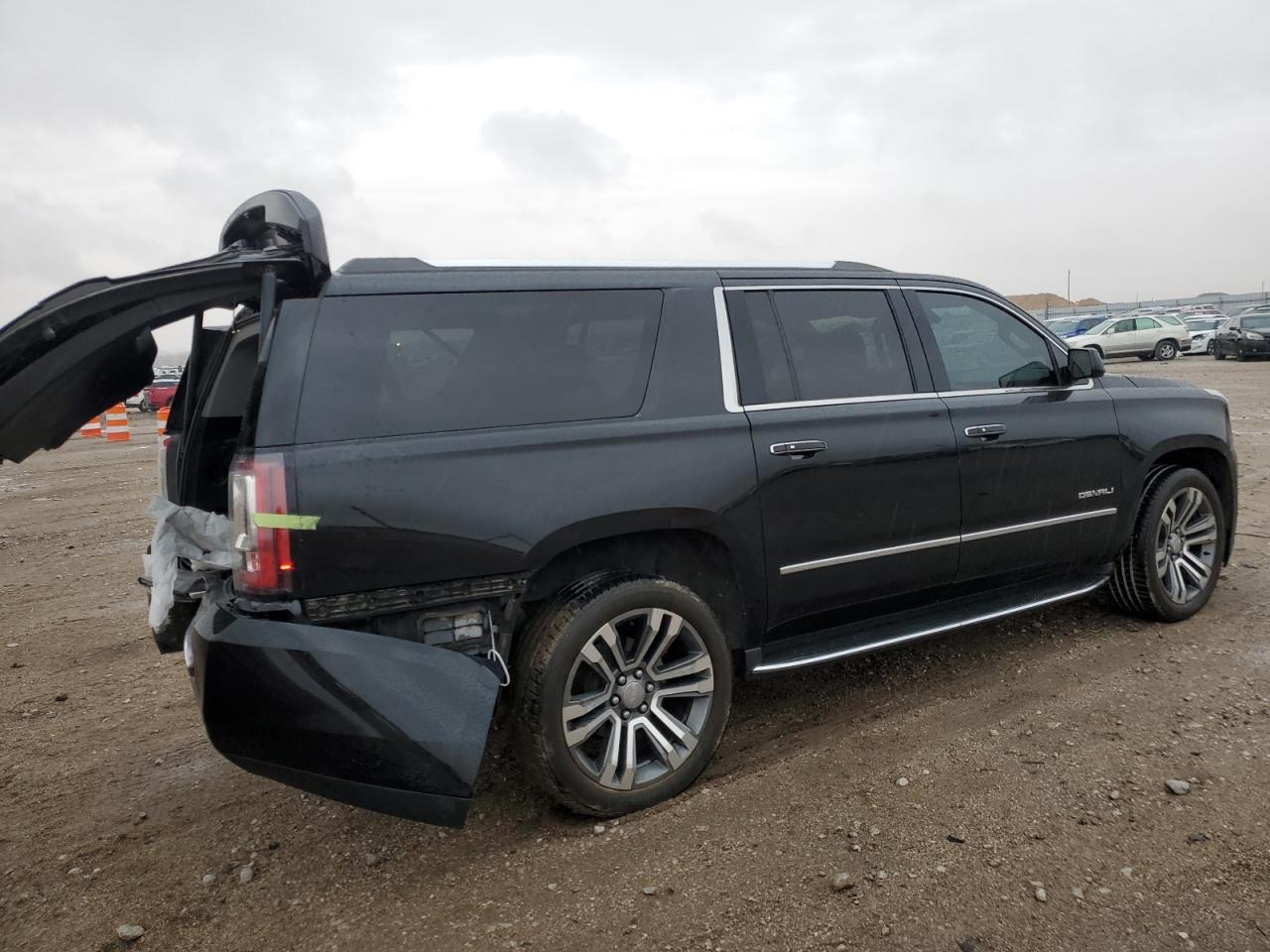 2017 GMC Yukon VIN 1GKS2HKJ0HR337786 Copart auction photo, rear end damage thumbnail 3