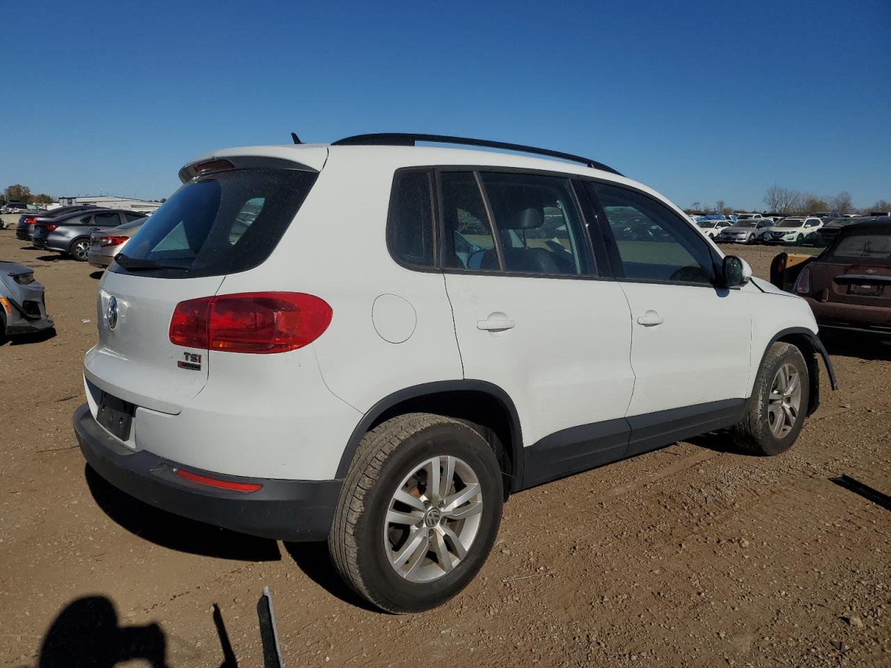 2016 Volkswagen Tiguan VIN WVGBV7AX1GW572017 Copart auction photo, front end / mechanical damage thumbnail 3