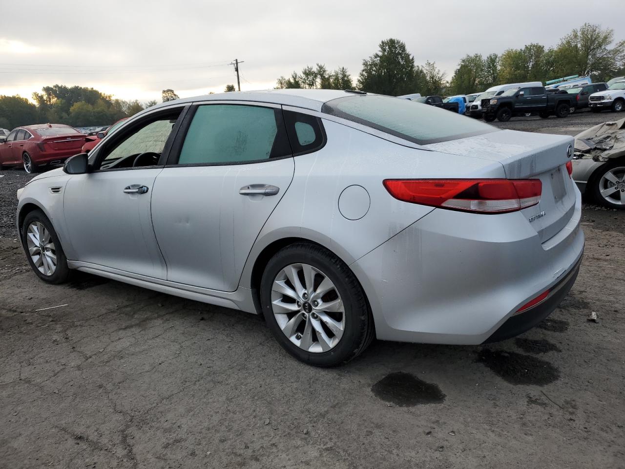 2016 KIA Optima VIN 5XXGT4L31GG045654 Copart auction photo, vandalism / front end damage thumbnail 2