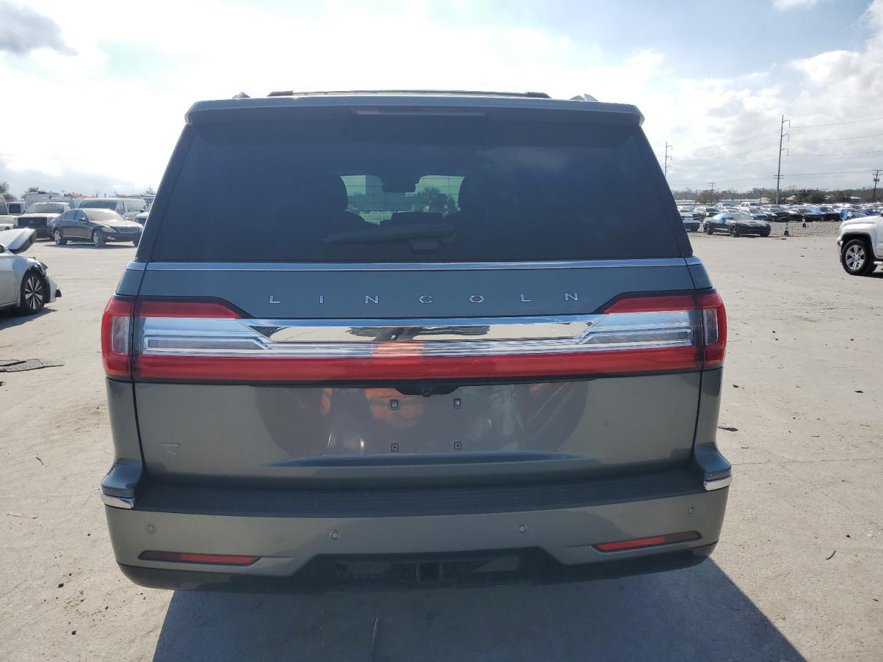 2019 Lincoln Navigator VIN 5LMJJ2HT0KEL17111 Copart auction photo, side damage thumbnail 6
