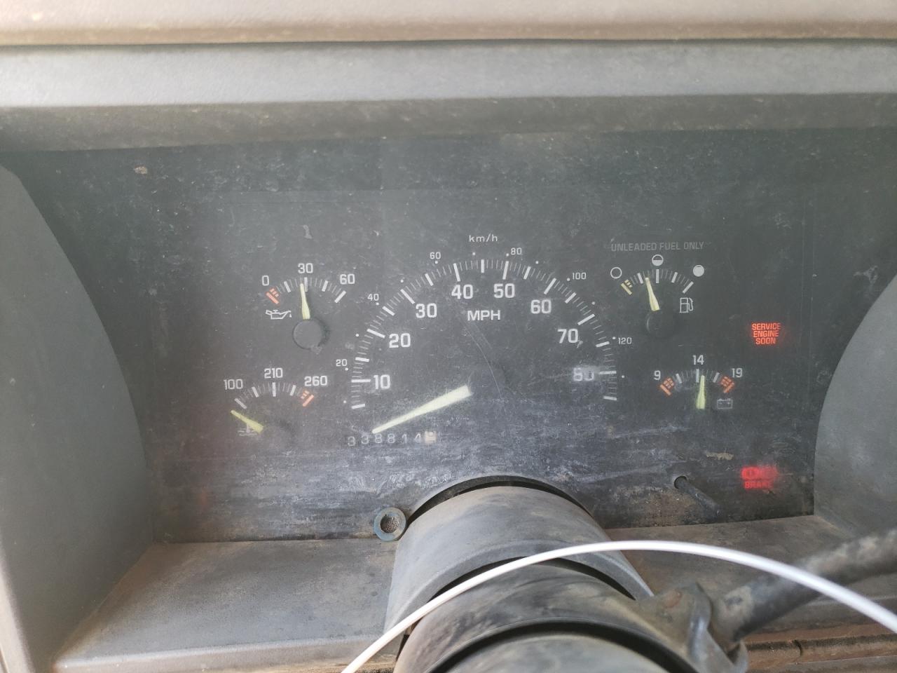 1992 Chevrolet GMT-400 VIN 2GCEC19K8N1232512 Copart auction photo, minor dent/scratches damage thumbnail 9