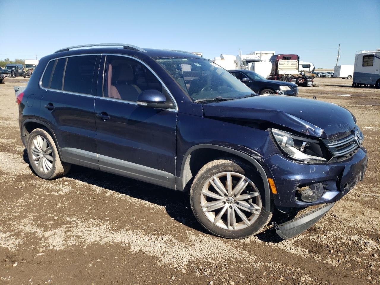 2015 Volkswagen Tiguan VIN WVGBV7AX0FW572430 Copart auction photo, front end / minor dent/scratches damage thumbnail 4