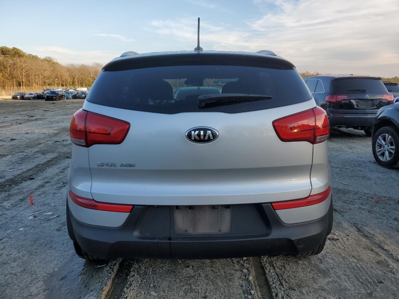 2016 KIA Sportage VIN KNDPB3AC1G7853916 Copart auction photo, front end / minor dent/scratches damage thumbnail 6