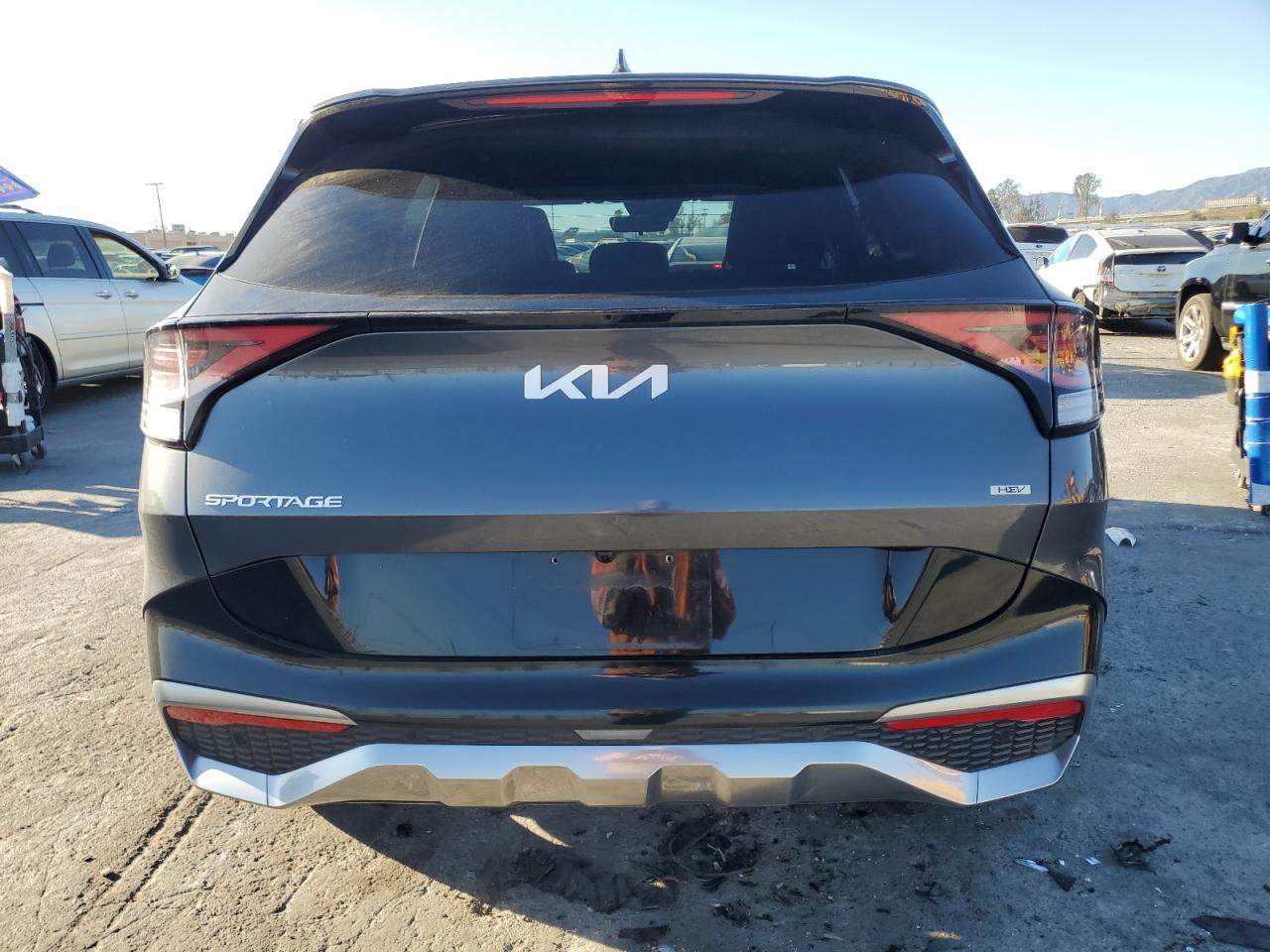 2023 KIA Sportage VIN KNDPXCAGXP7011421 Copart auction photo, side / front end damage thumbnail 6
