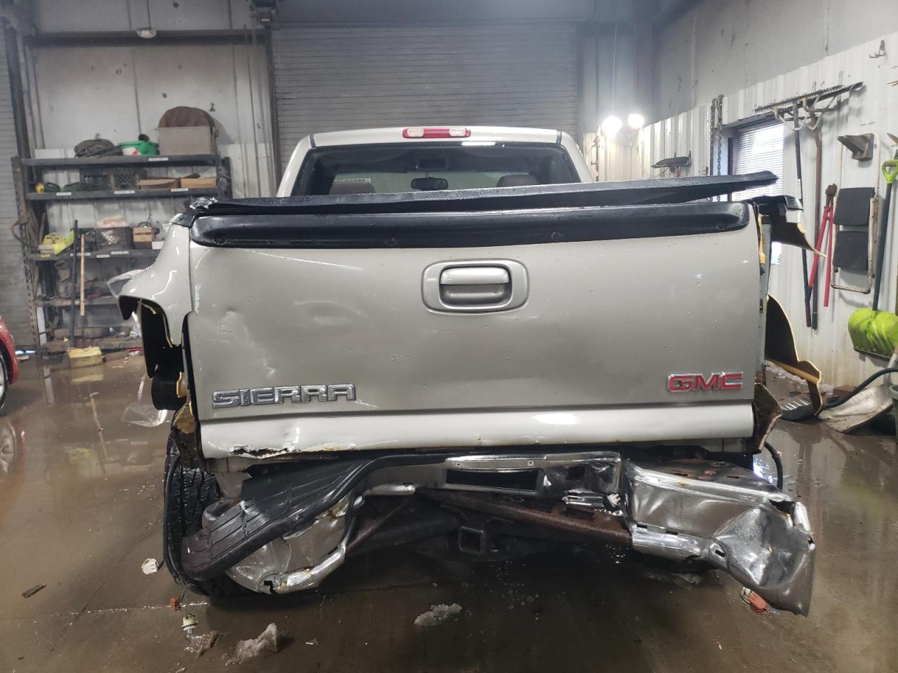 2003 GMC Sierra VIN 1GTEK14T83Z258230 Copart auction photo, rear end damage thumbnail 6