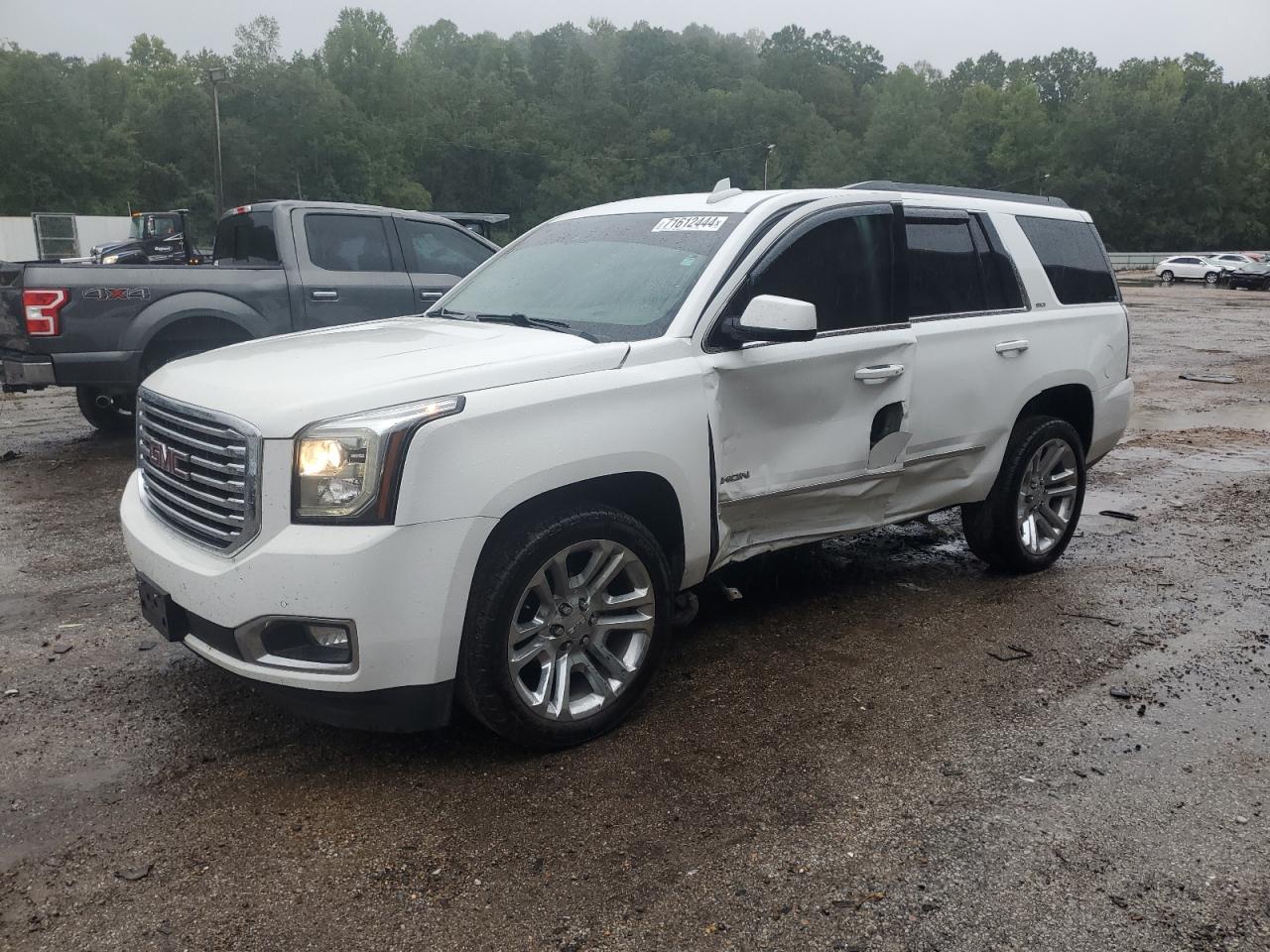 2018 GMC Yukon VIN 1GKS1BKC0JR128135