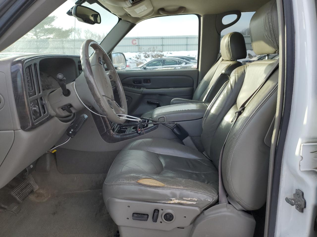 2005 GMC Yukon VIN 1GKFK66U35J187354 Copart auction photo, front end / minor dent/scratches damage thumbnail 7