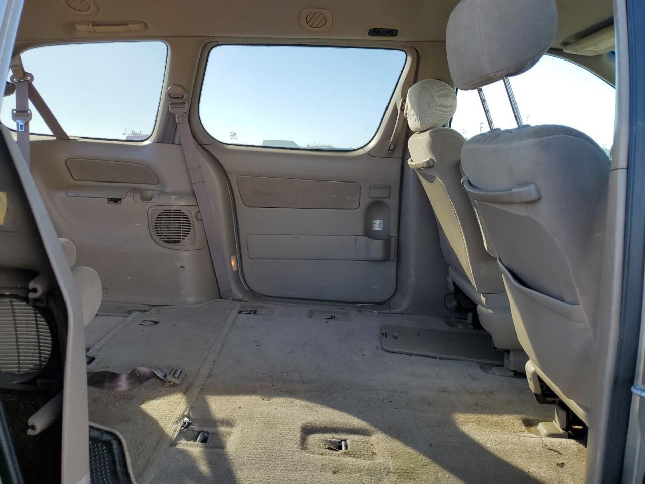 2002 Toyota Sienna VIN 4T3ZF19C12U488396 Copart auction photo, rear end damage thumbnail 11