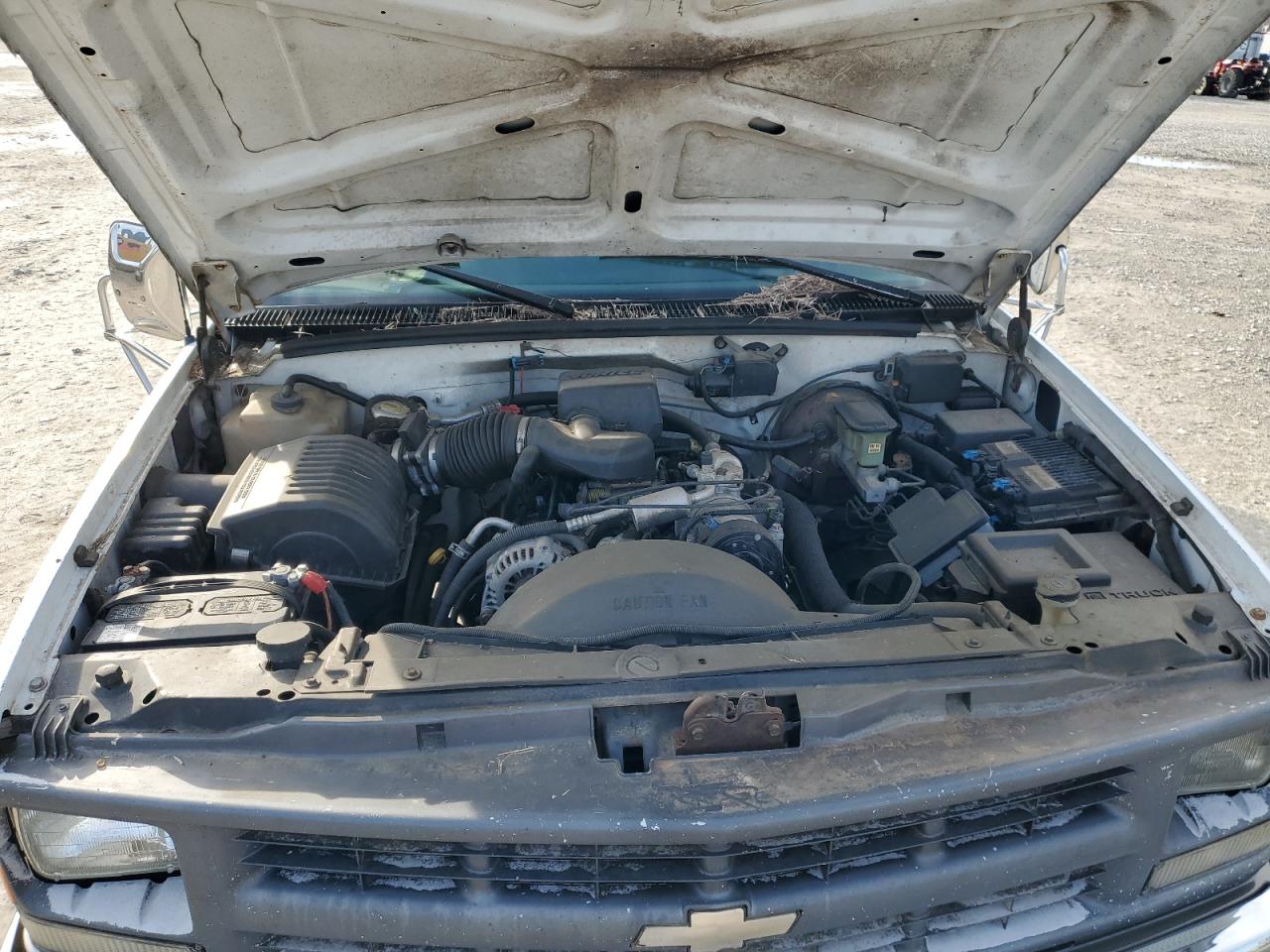 1997 Chevrolet GMT-400 VIN 1GBGC24R3VZ177482 Copart auction photo, burn damage thumbnail 11
