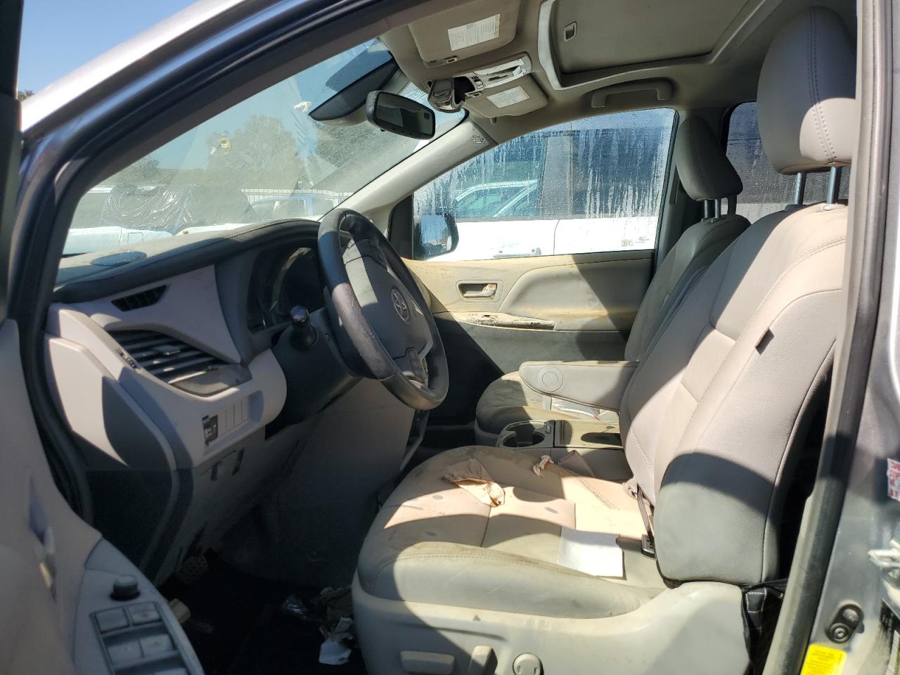2018 Toyota Sienna VIN 5TDYZ3DC7JS926098 Copart auction photo, water/flood damage thumbnail 7