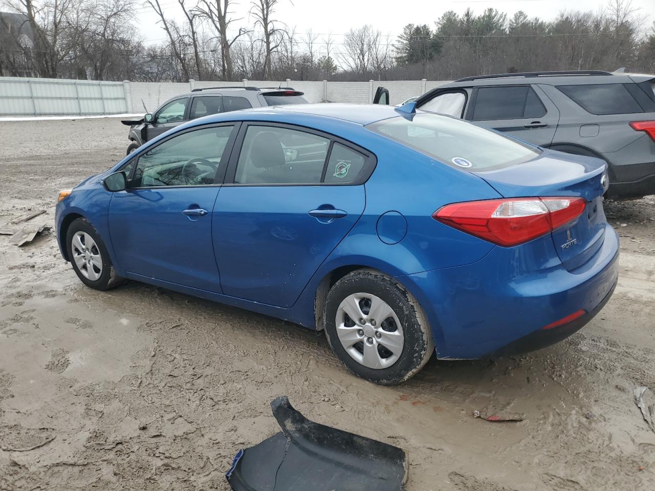 2015 KIA Forte VIN KNAFX4A6XF5277439 Copart auction photo, front end / rear end damage thumbnail 2