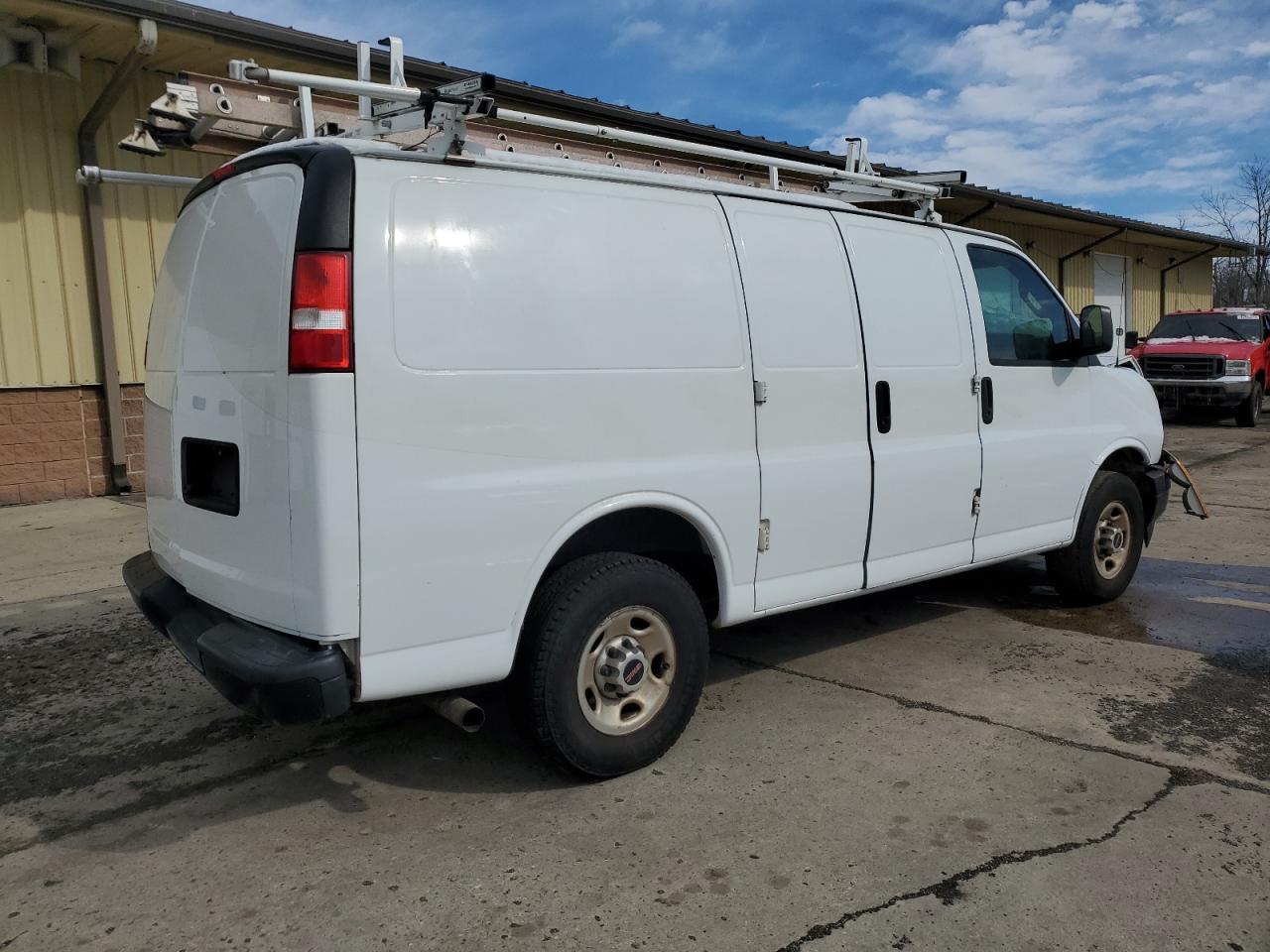 2018 GMC Savana VIN 1GTW7AFP5J1282745 Copart auction photo, front end / rear end damage thumbnail 3