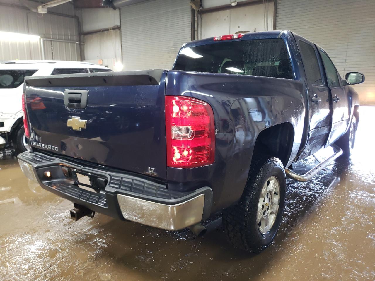 2007 Chevrolet Silverado VIN 2GCEK13M871709875 Copart auction photo, side / rear end damage thumbnail 3